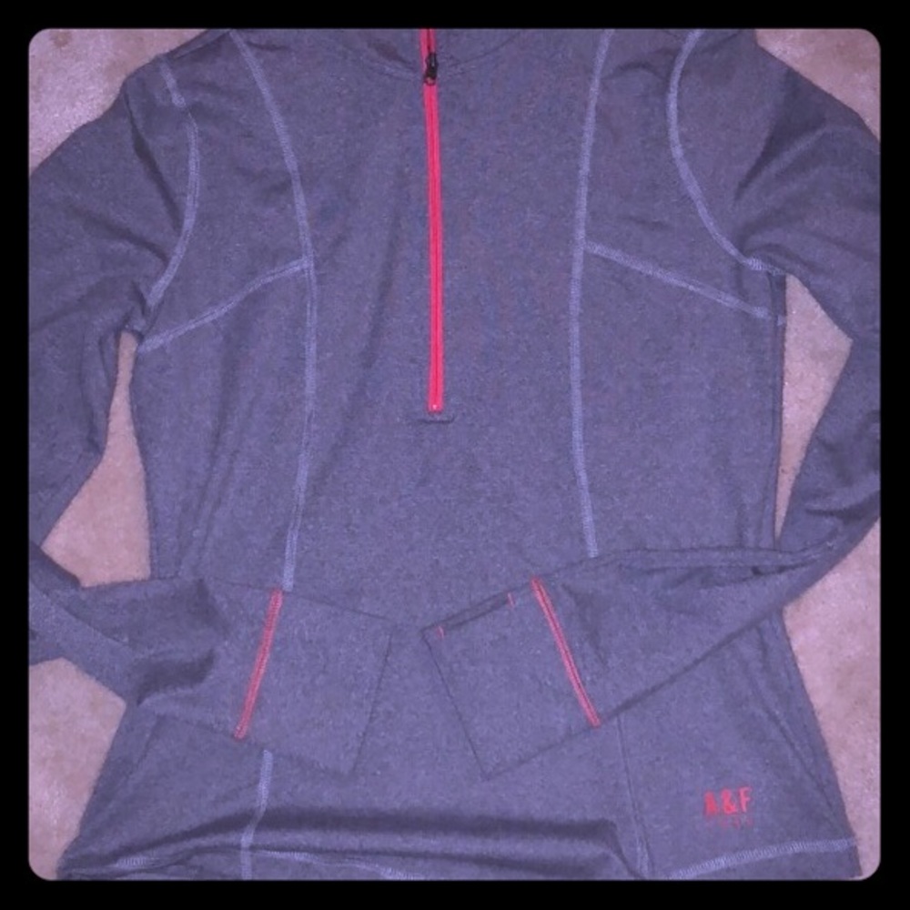 Workout jacket with thumb holes
